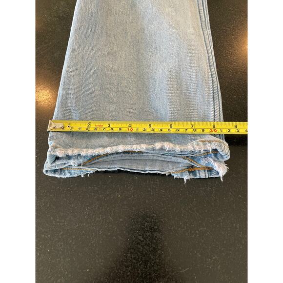 Abercrombie & Fitch The Kick Flare Ultra High Rise light wash distressed 31/12 - Picture 6 of 7